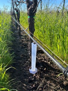 collector tube for measuring water from drip irrigation